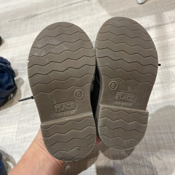 Toddler size 6 Brown faux leather boot shoes - Picture 4 of 6